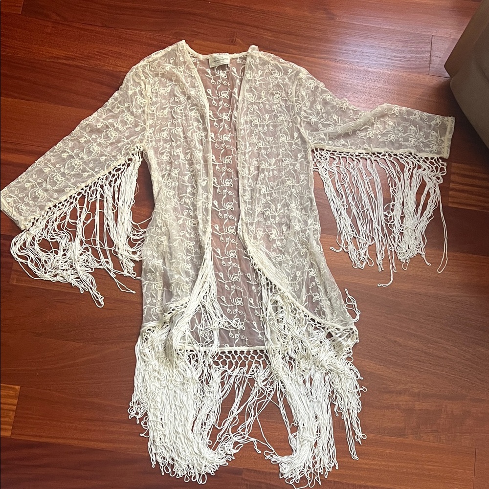 Abercrombie & Fitch Ivory Lace Fringe Kimono